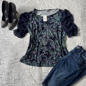 NWT!✨ Navy Paisley Women's Top